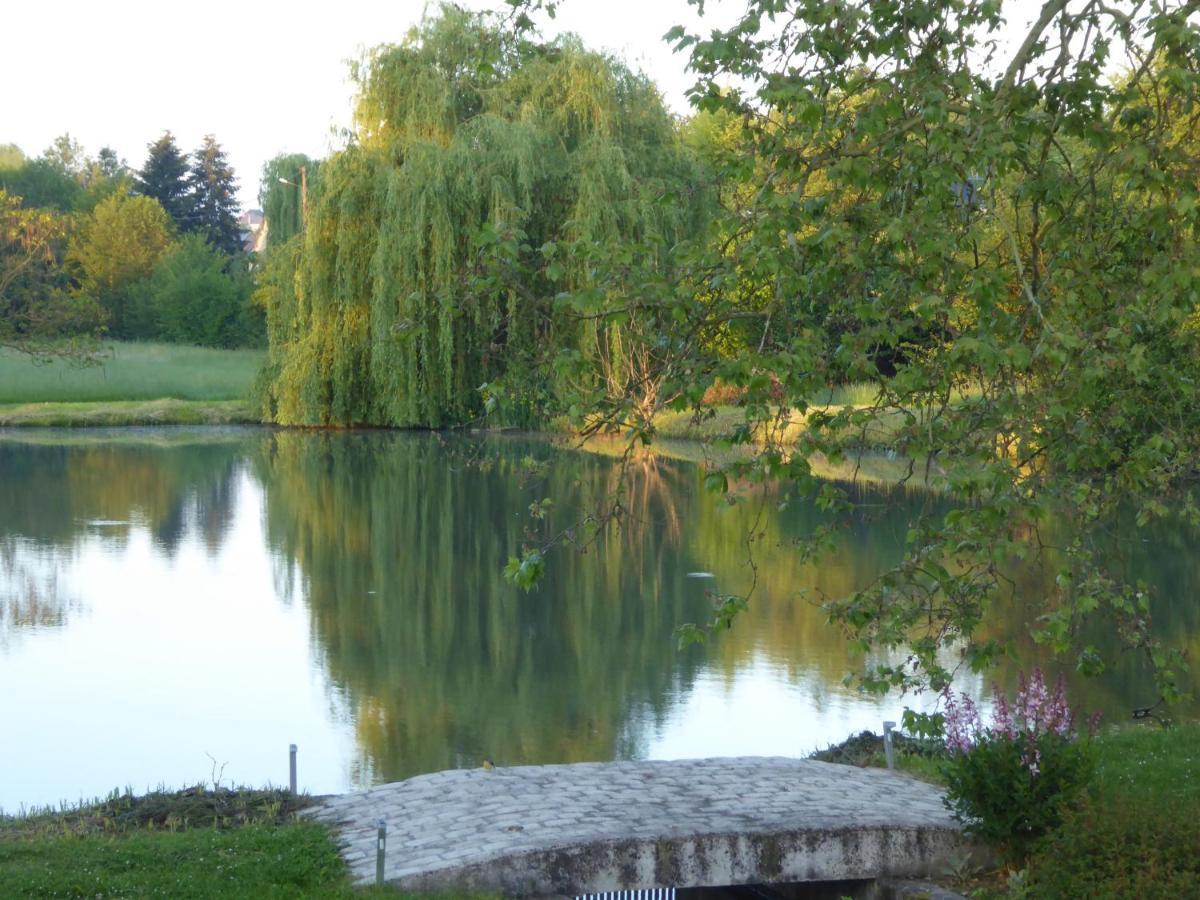 Moulin Du Fief Gentil Bed & Breakfast Blere Exterior photo